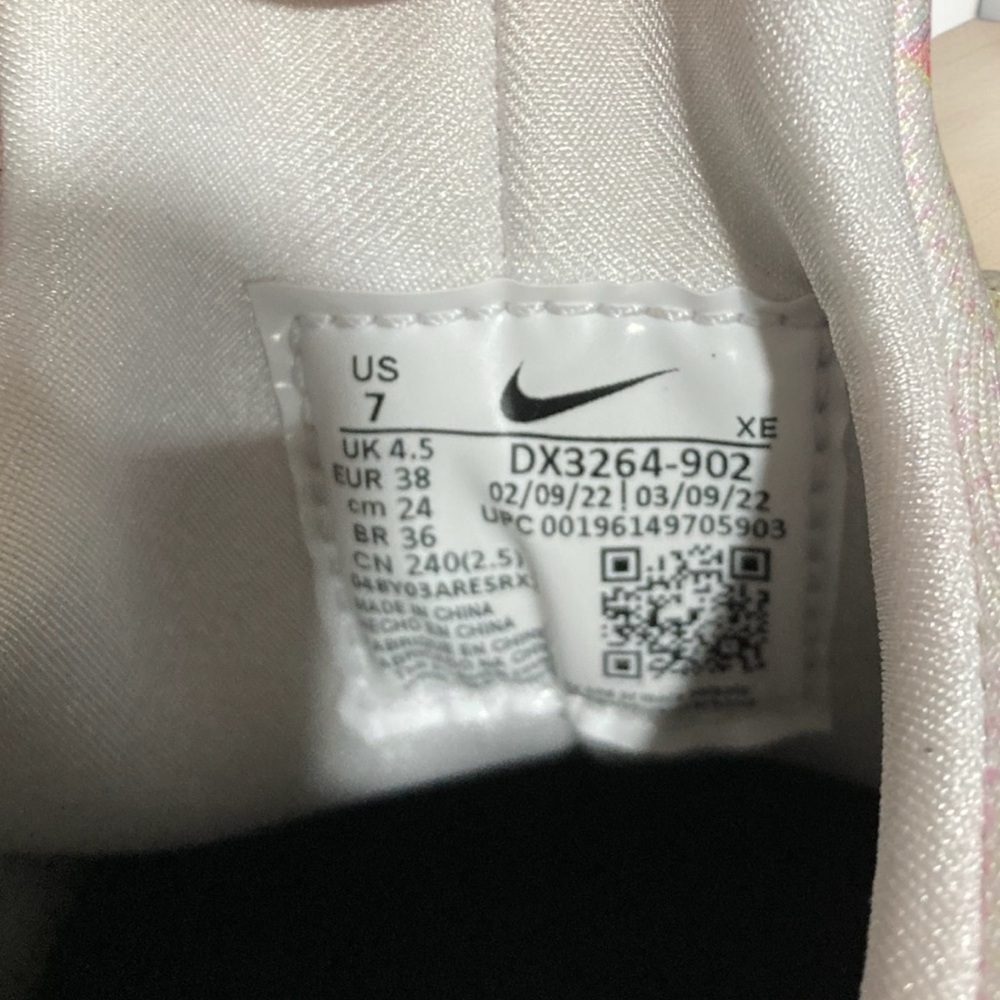 Nike Air Huarache SE Women’s size 7. - Picture 7 of 7